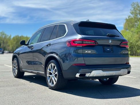 Used 2022 BMW X5 xDrive40i w/ Premium Package AWD/4WD image 4