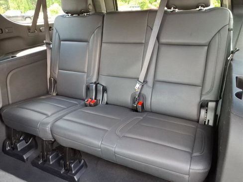 Used 2025 Chevrolet Suburban Z71 AWD/4WD image 14