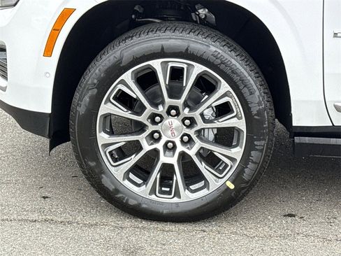 New 2026 GMC Yukon XL Denali image 12