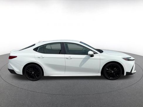 Used 2026 Toyota Camry SE FWD image 13