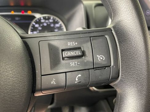 Used 2023 Nissan Rogue S AWD/4WD image 9