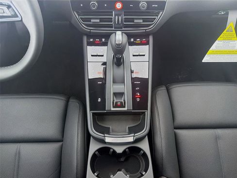 New 2026 Porsche Macan image 20