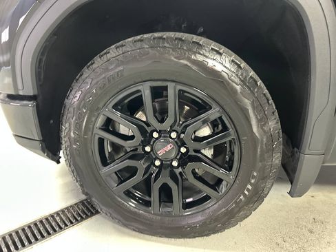 Used 2024 GMC Sierra 1500 Elevation AWD/4WD image 9