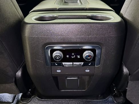 Used 2022 GMC Yukon AT4 AWD/4WD image 25