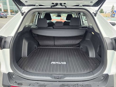 Certified 2025 Toyota RAV4 LE image 17