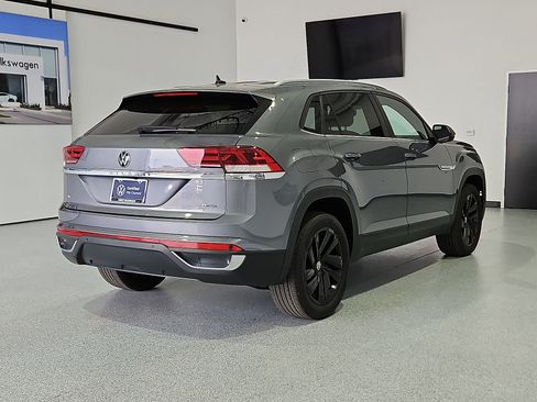Certified 2022 Volkswagen Atlas Cross Sport SE w/ Black Wheel Package AWD/4WD image 8