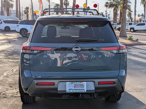 New 2026 Nissan Pathfinder Platinum FWD image 4