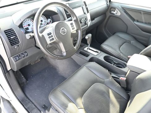 Used 2019 Nissan Frontier PRO-4X image 18