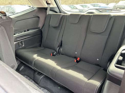 Used 2024 Subaru Ascent Premium w/ Convenience Package image 23