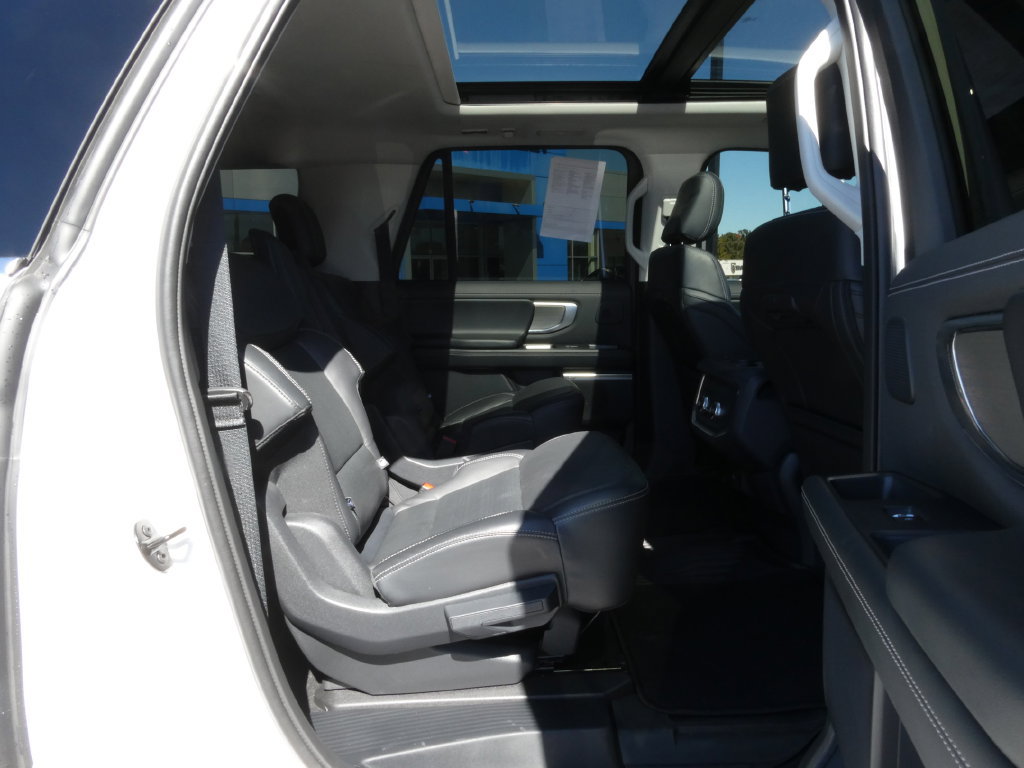 Used 2025 Ford Expedition Max Platinum w/ Driver's Package AWD/4WD image 15