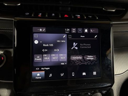 Used 2023 Jeep Grand Cherokee Altitude AWD/4WD image 18