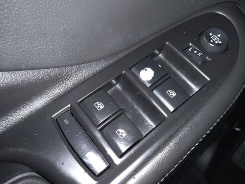 Used 2019 Buick Envision Essence FWD image 27