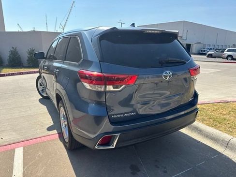 Used 2018 Toyota Highlander Limited FWD image 4