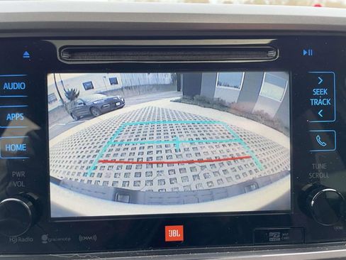 Used 2019 Toyota Tacoma Limited image 27