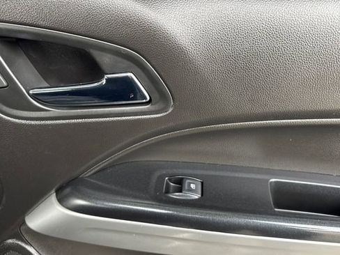 Used 2018 Chevrolet Colorado LT w/ LT Convenience Package RWD image 21