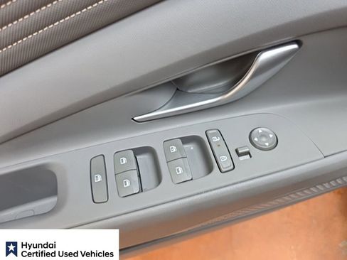 Used 2025 Hyundai Elantra SEL FWD image 27