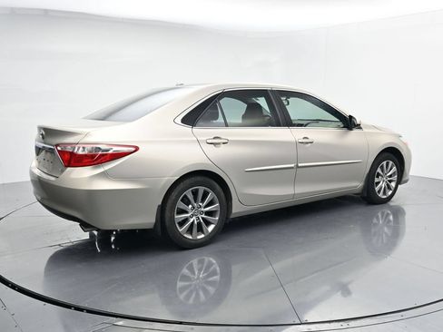 Used 2017 Toyota Camry XLE w/ Moonroof Package FWD image 8