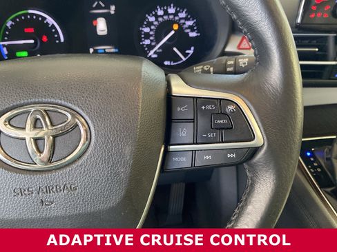 Used 2021 Toyota Sienna XLE image 12