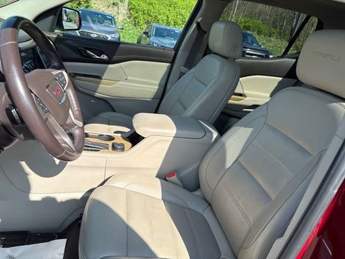 Certified 2019 GMC Acadia Denali w/ Technology Package AWD/4WD image 9