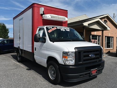 Used 2024 Ford E-350 and Econoline 350 Super Duty w/ Power Windows & Locks Group RWD image 1