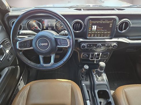 Used 2021 Jeep Wrangler Unlimited Sahara AWD/4WD image 17