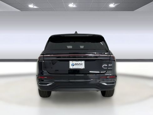Used 2025 Lincoln Nautilus Reserve AWD/4WD image 10