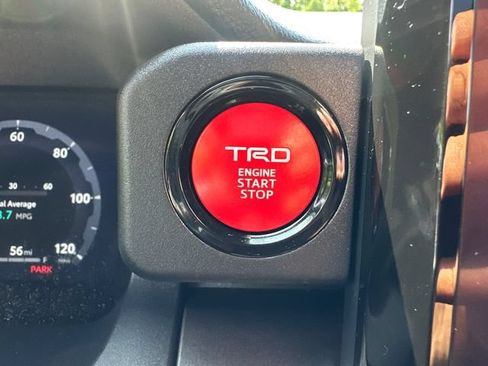 Used 2025 Toyota 4Runner TRD Off-Road Premium AWD/4WD image 36