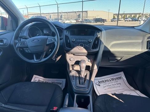 Certified 2018 Ford Focus SE image 9
