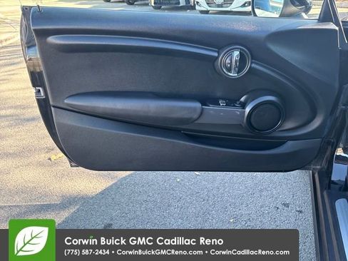 Used 2017 MINI Cooper 2-Door Hardtop image 11