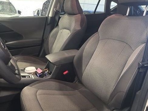 Used 2024 Subaru Crosstrek 2.0i Premium image 9