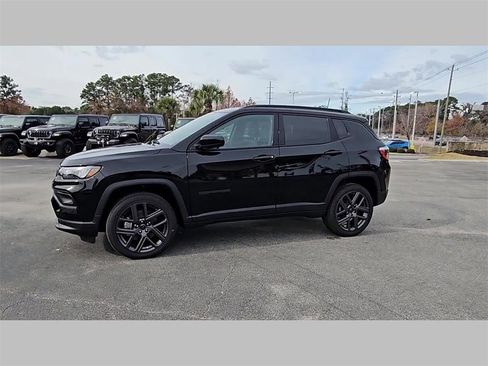 New 2026 Jeep Compass Latitude image 26