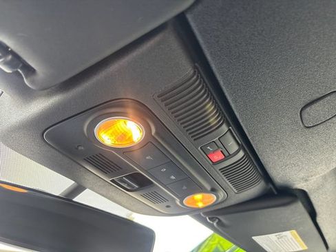 Used 2017 Volkswagen Beetle 1.8T SE FWD image 24