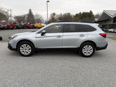 Used 2019 Subaru Outback 2.5i Premium AWD/4WD image 2