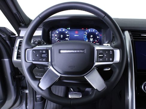 Used 2025 Land Rover Discovery Dynamic SE AWD/4WD image 21