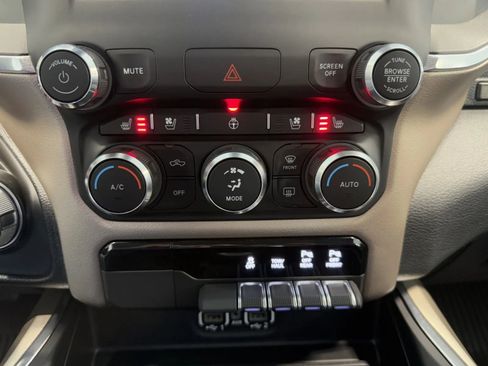 Used 2022 RAM 1500 Laramie AWD/4WD image 40