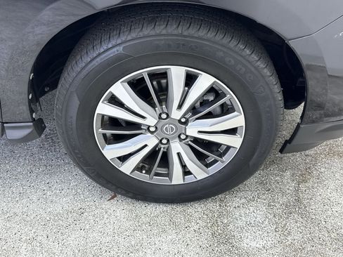 Used 2020 Nissan Pathfinder S image 42