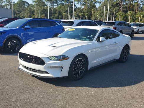 Used 2021 Ford Mustang Premium image 3