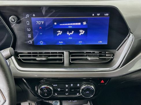 Used 2024 Chevrolet Trax ACTIV w/ Sunroof Package FWD image 23