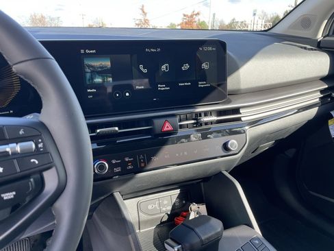 New 2026 Kia Sportage EX image 13