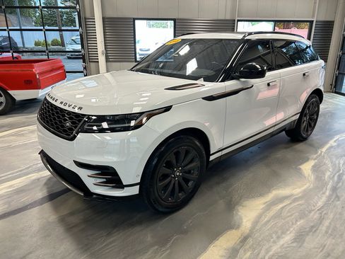 Used 2018 Land Rover Range Rover Velar R-Dynamic SE AWD/4WD image 34