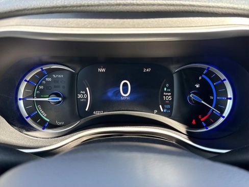 Used 2023 Chrysler Pacifica Touring-L FWD image 18