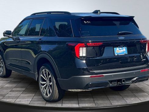 New 2026 Ford Explorer ST-Line AWD/4WD image 3
