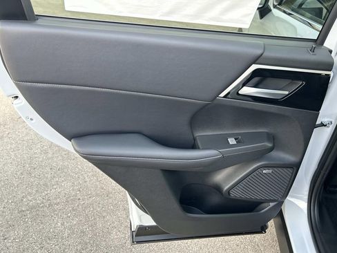 New 2026 Mitsubishi Outlander SE image 20