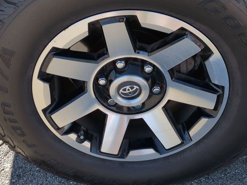 Used 2019 Toyota 4Runner TRD Off-Road Premium image 13