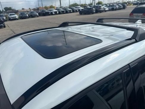 Used 2021 Toyota Highlander XSE AWD/4WD image 10
