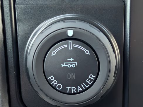 Used 2022 Ford F150 Lariat AWD/4WD image 38
