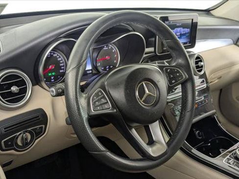 Used 2017 Mercedes-Benz GLC 300 4MATIC image 23