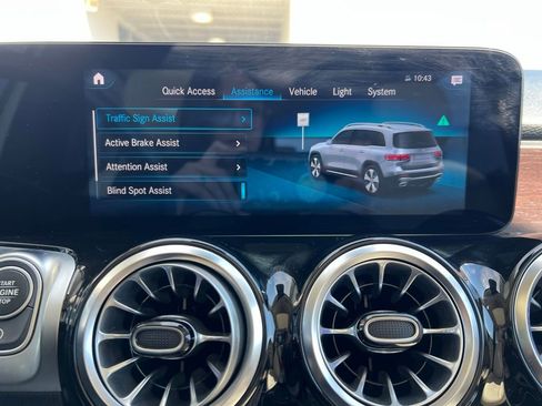 Certified 2022 Mercedes-Benz GLB 250 4MATIC image 16
