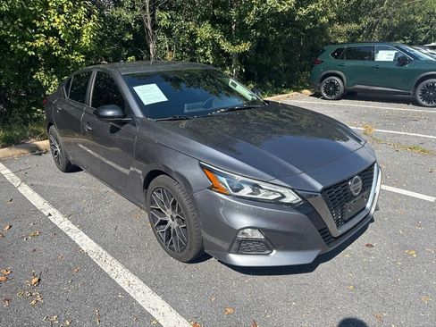 Used 2020 Nissan Altima 2.5 SR FWD image 1