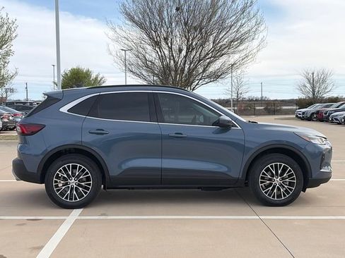 Used 2025 Ford Escape Base image 10